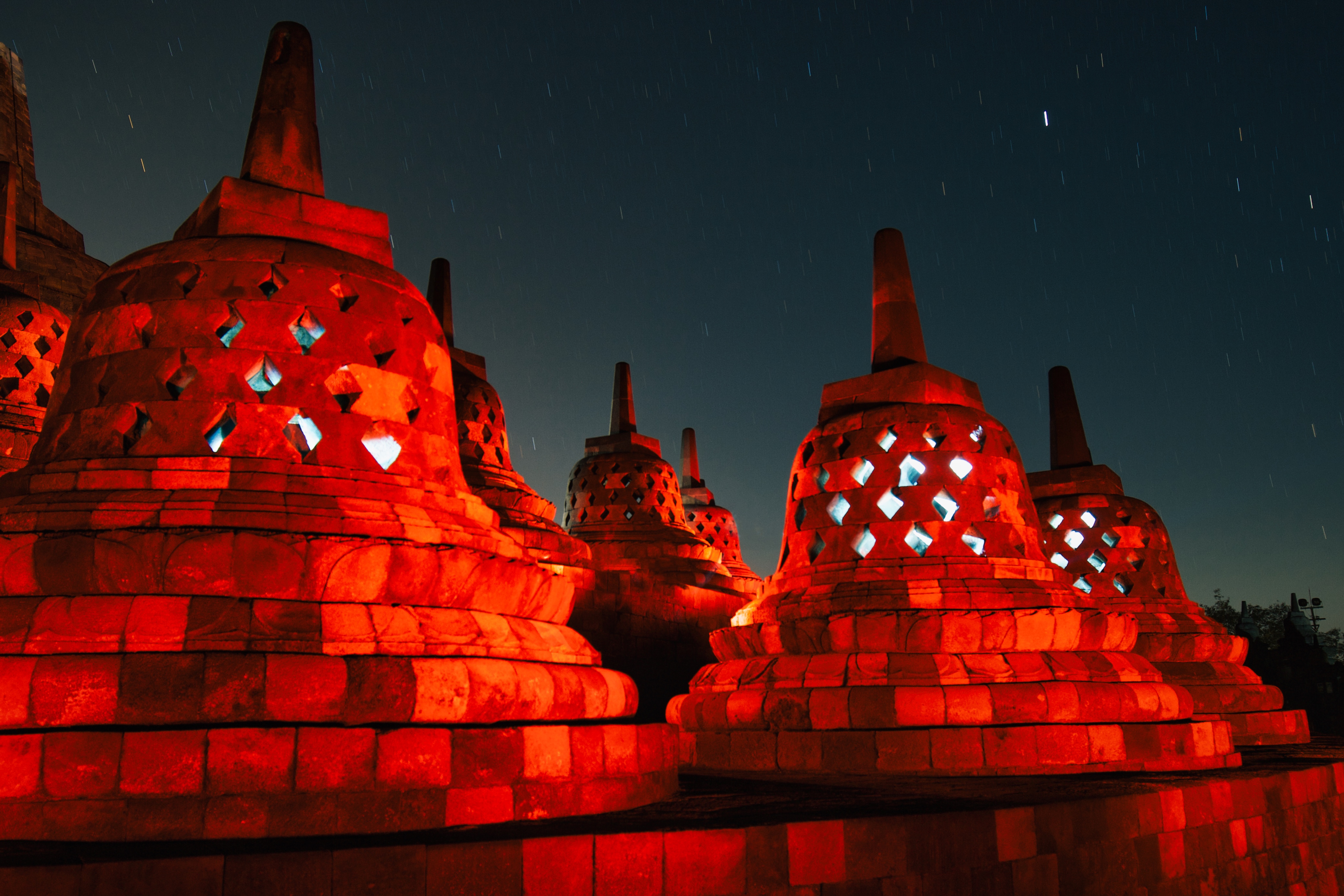 Borobudur_Nacht.jpeg