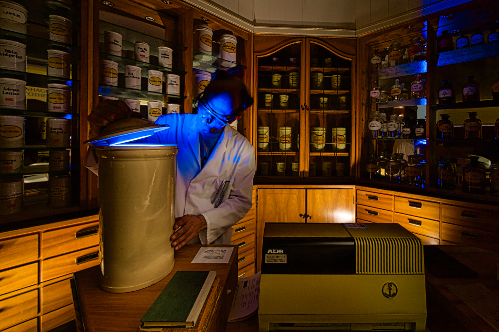 Der Apotheker Der Apotheker